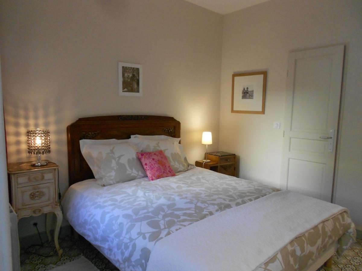 Sous Le Neflier Bed and Breakfast Nîmes Eksteriør billede